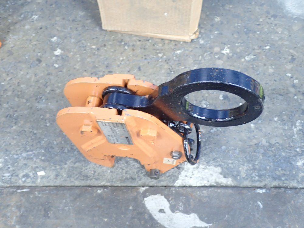 Renfroe Vertical Lifting Clamp