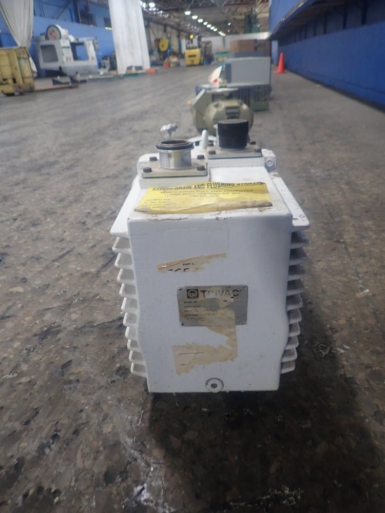 Leybold-heraeus Vacuum Pump