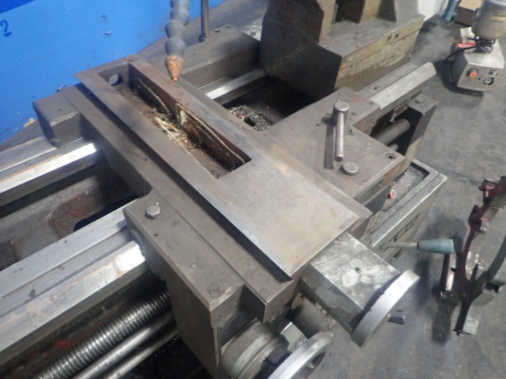 Victor Gap-bed Lathe