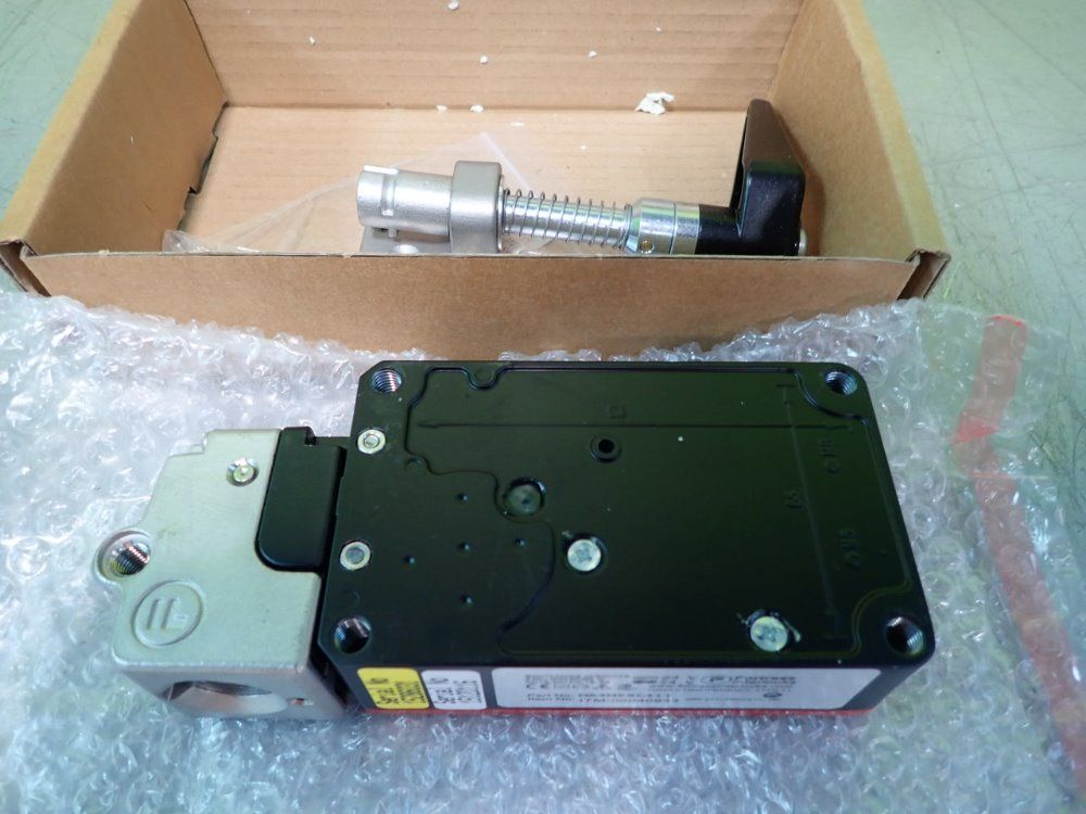 Fortress , Ma4m6sl411 Safety Switch Interlock - Ma4m6sl411