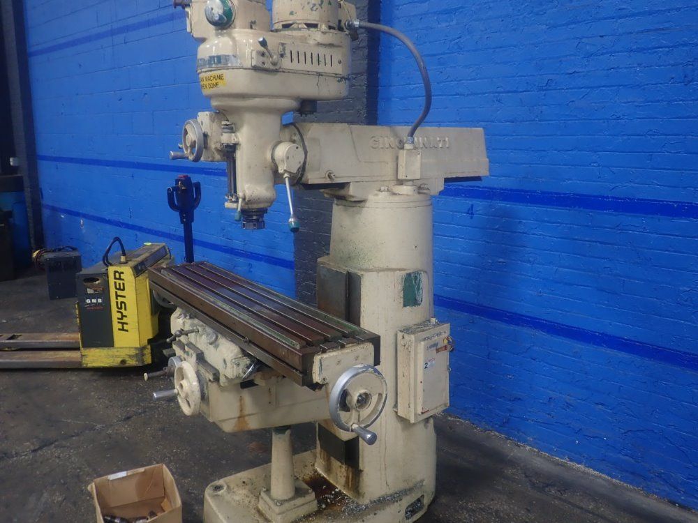 Cincinnati Tool Master Vertical Mill