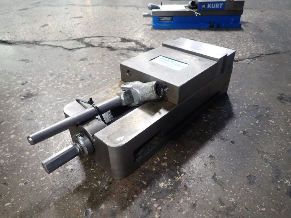 Angle Tight 6" Vise