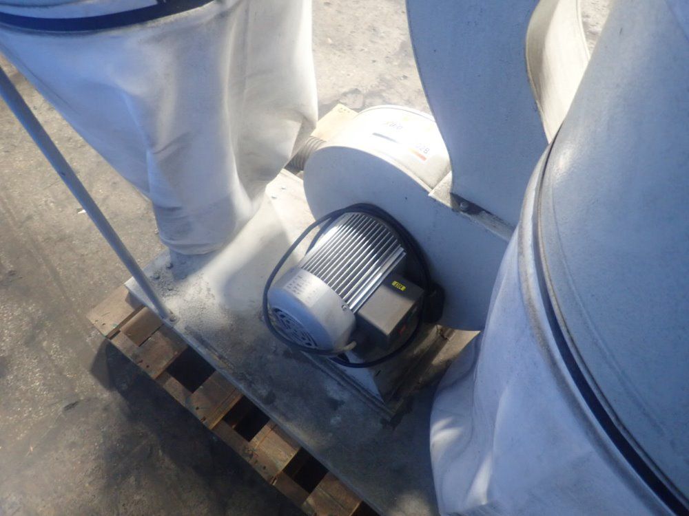 Seco Dual Sock Dust Collector