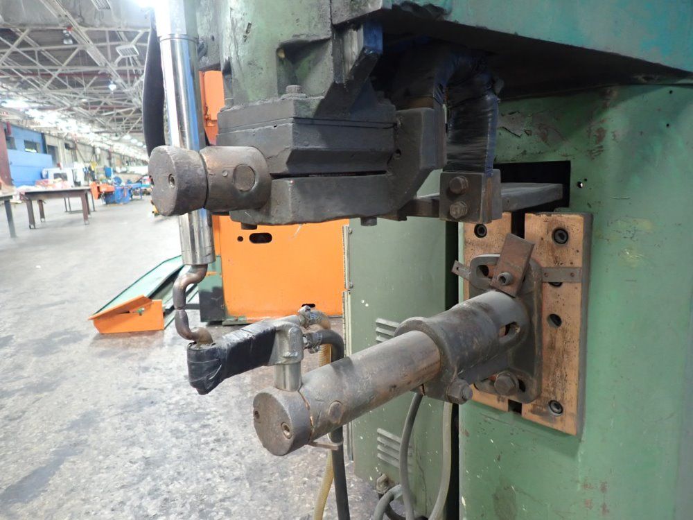Federal Machine & Welder Spot Welder