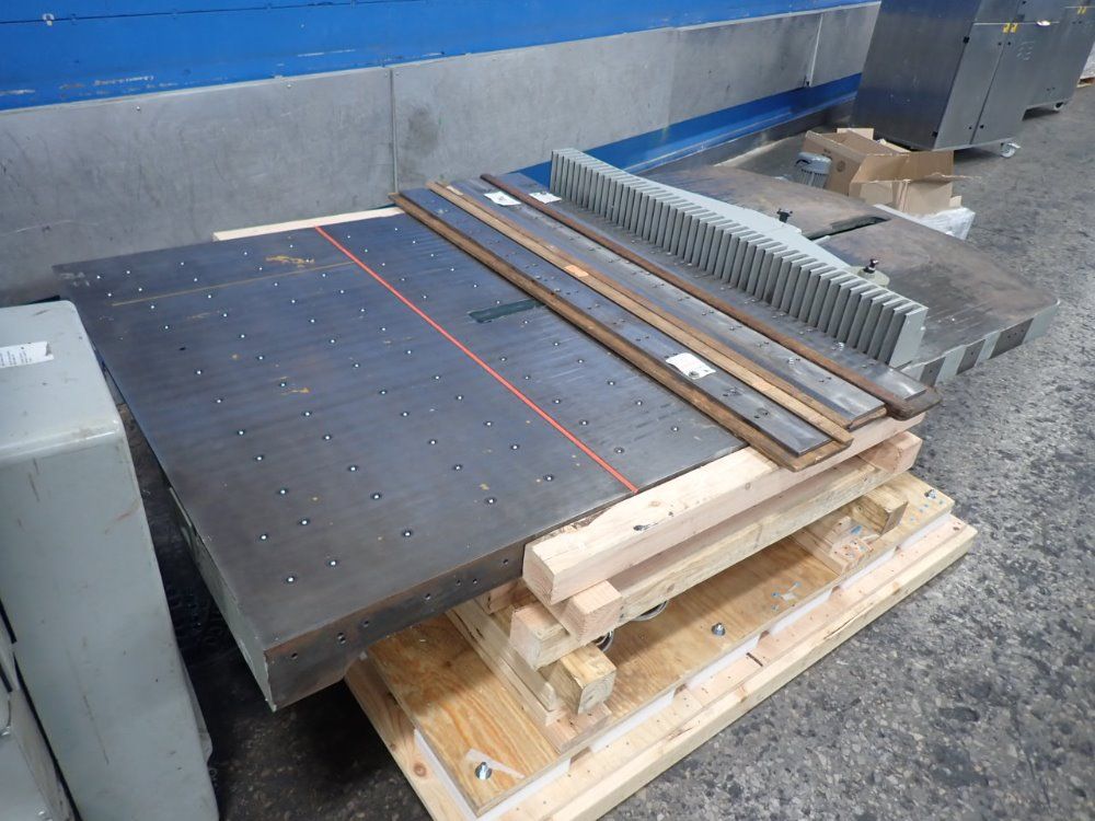 Polar 60" 155 Emc-mon Paper Cutter - 155 Emc-mon