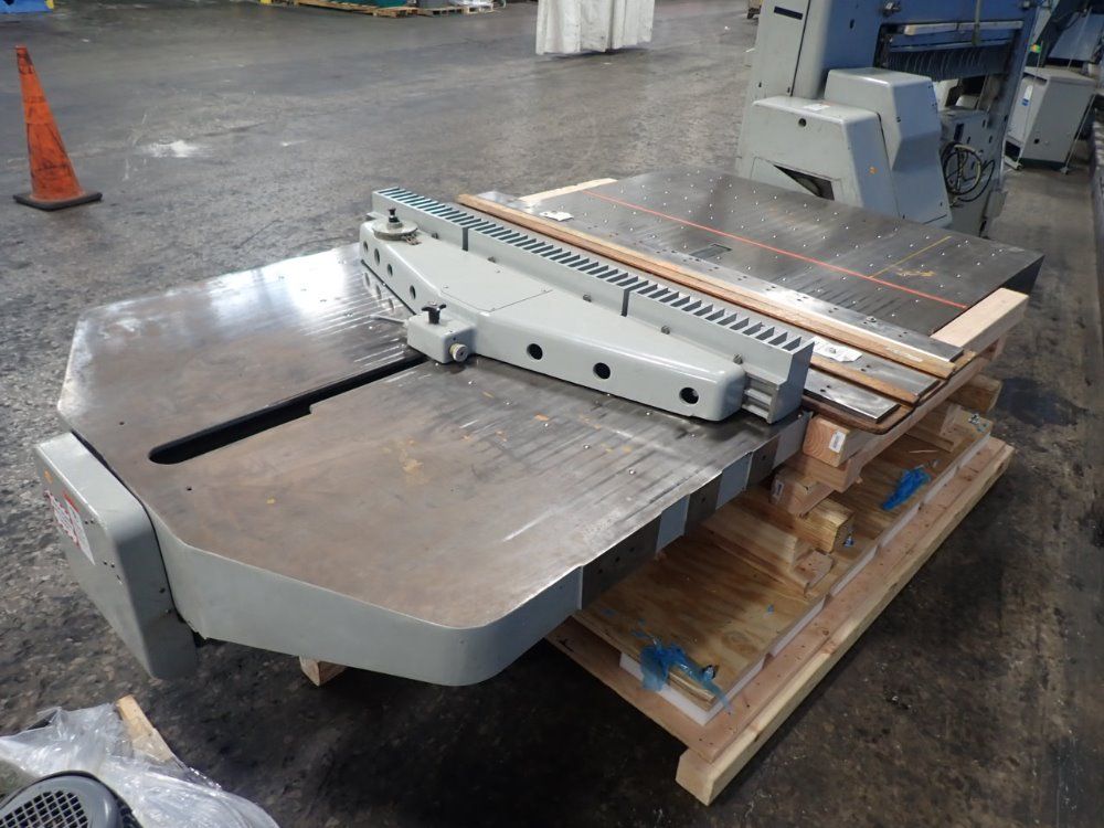 Polar 60" 155 Emc-mon Paper Cutter - 155 Emc-mon