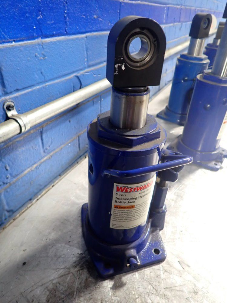 Westward Bottle Jack