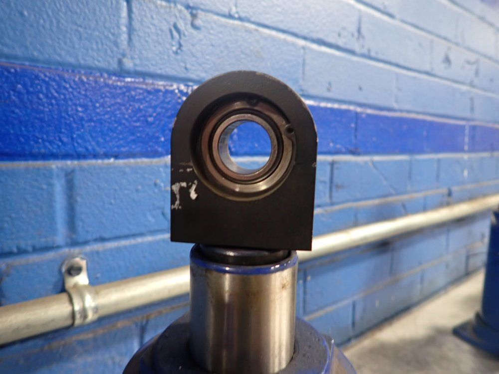 Westward Bottle Jack