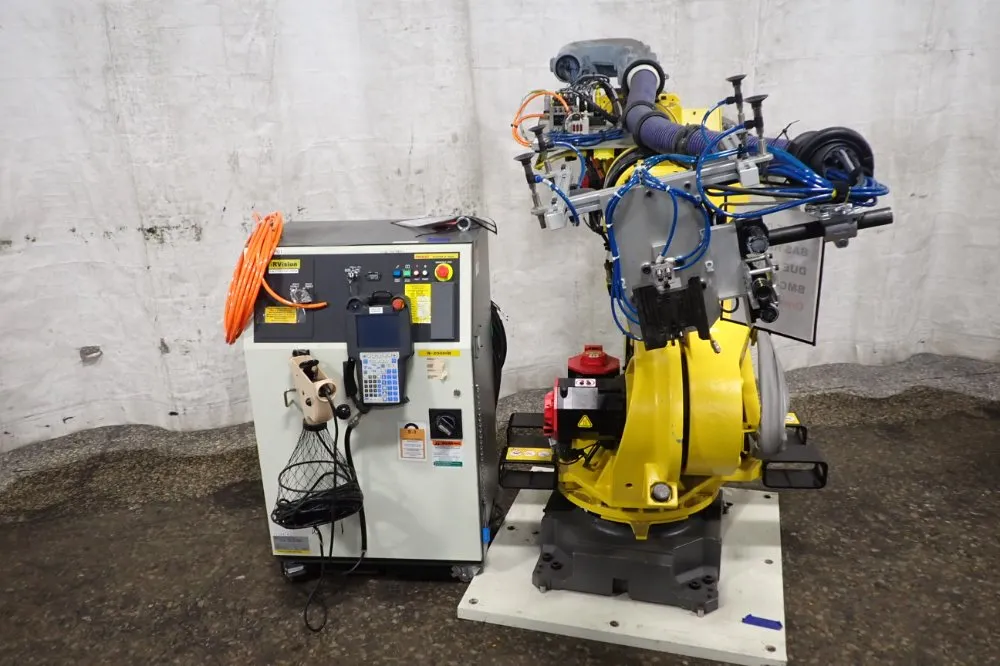 Fanuc R-2000ib/210f Robot - R-2000ib/210f