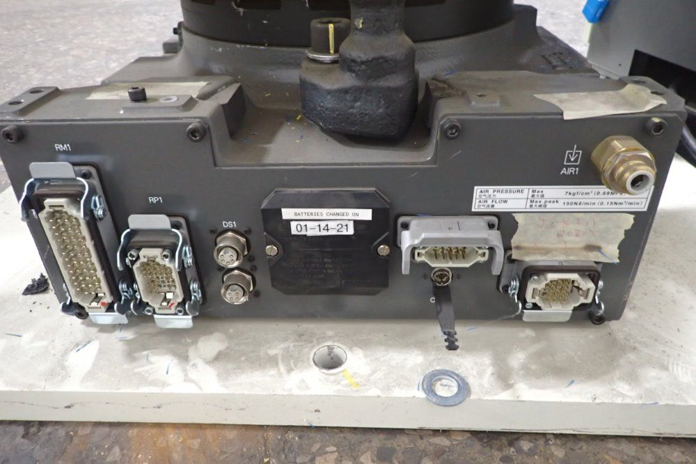 Fanuc R-2000ib/210f Robot - R-2000ib/210f