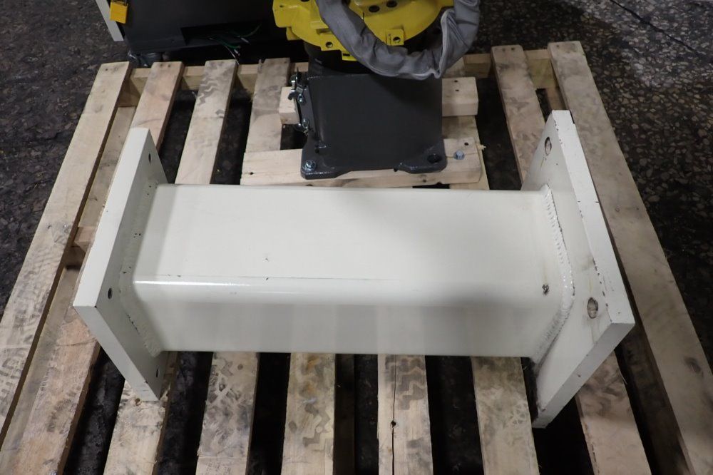 Fanuc M-10ia Robot - M-10ia