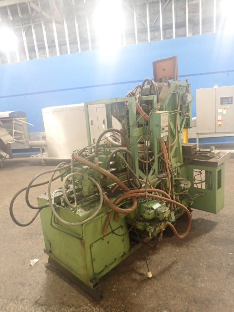 Newbury Injection Molder