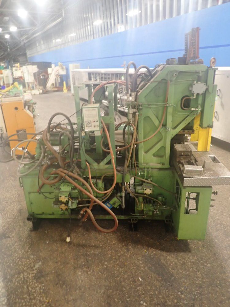 Newbury Injection Molder