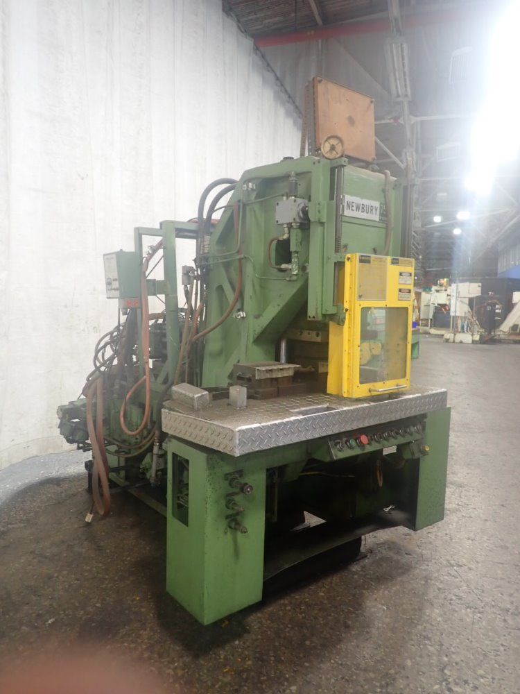 Newbury Injection Molder