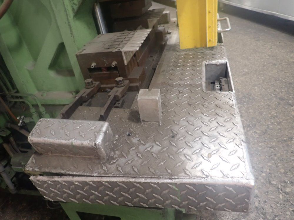 Newbury Injection Molder