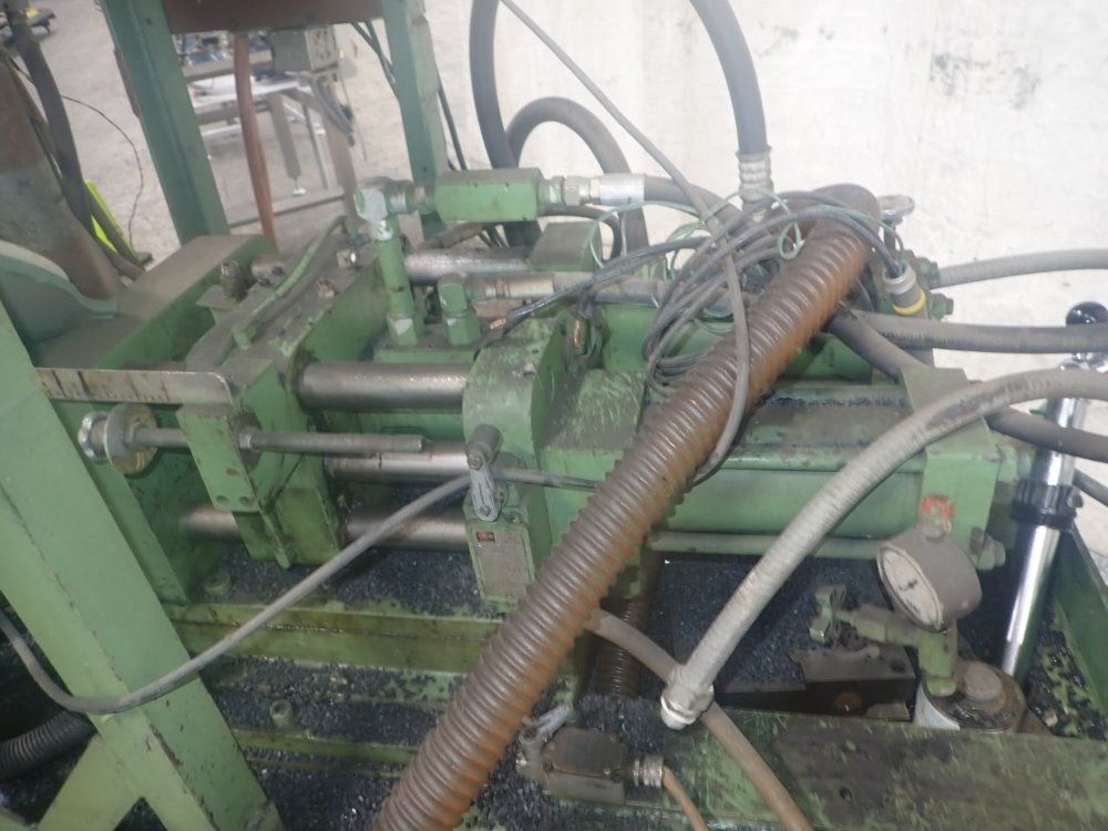 Newbury Injection Molder