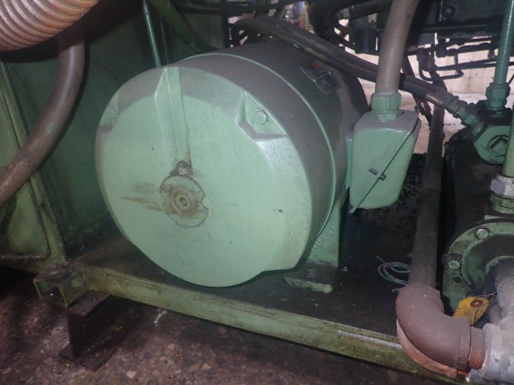 Newbury Injection Molder