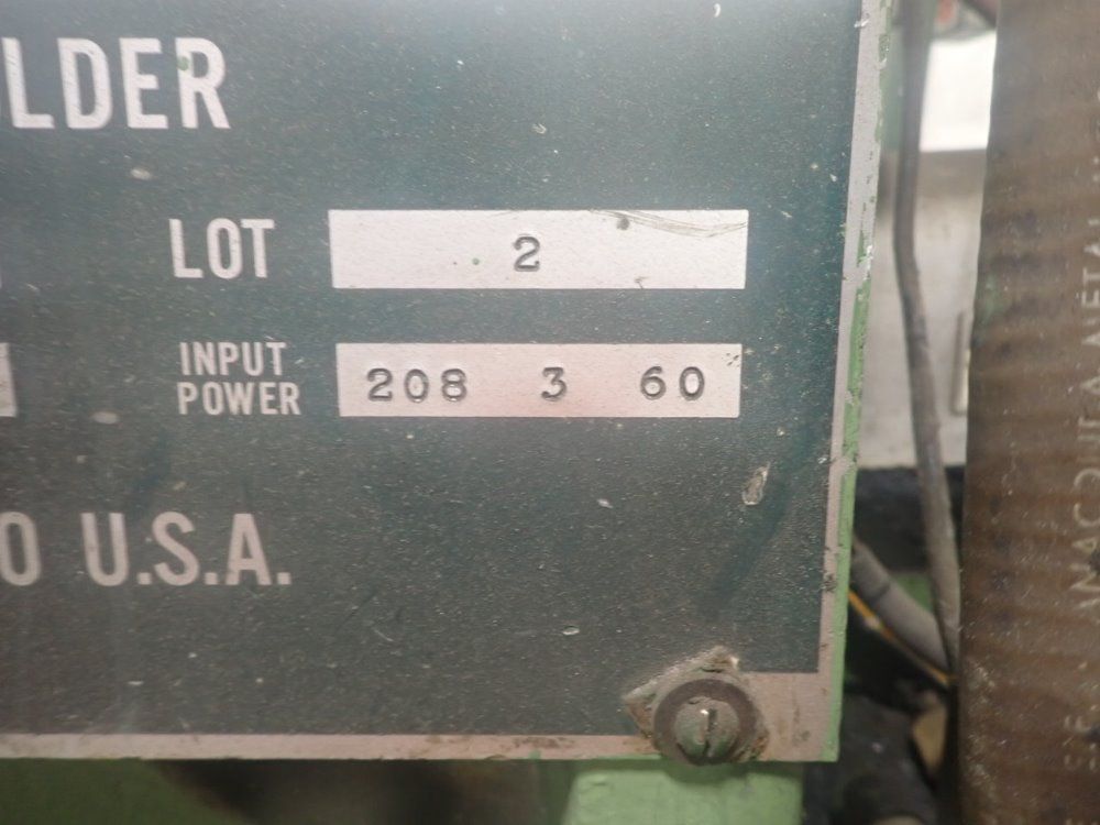 Newbury Injection Molder