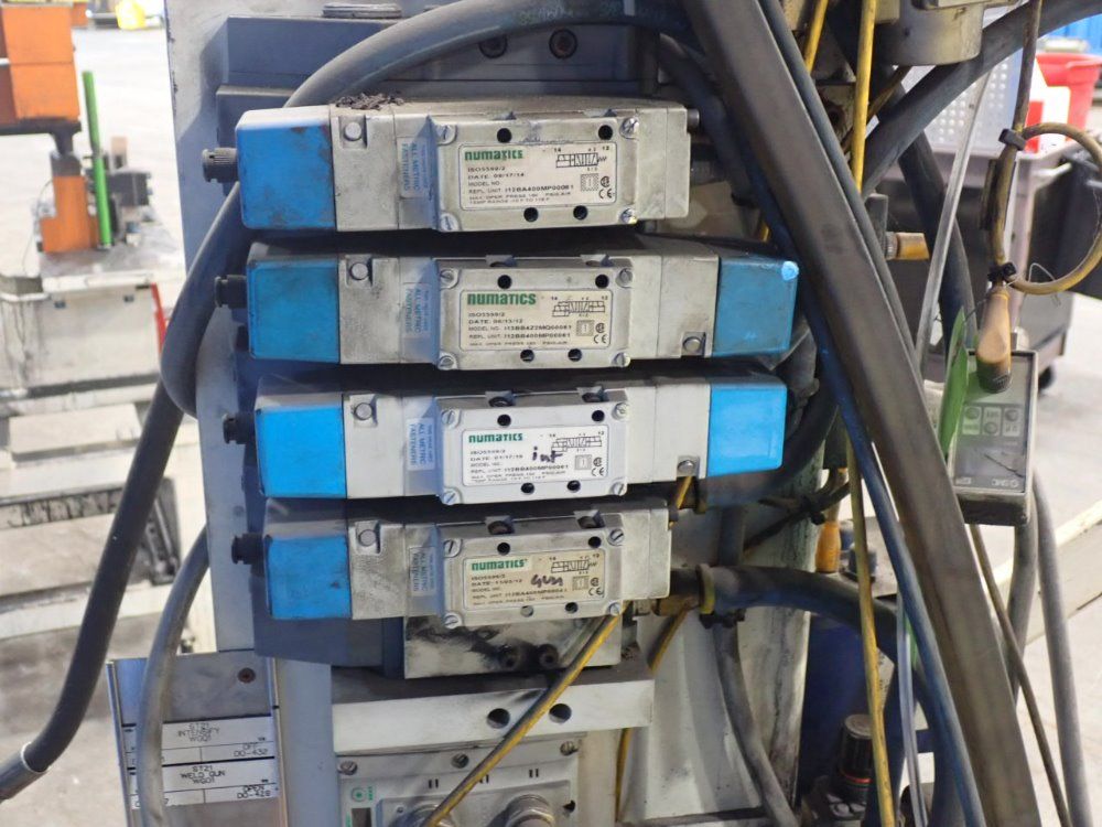 Centerline Spot Welder