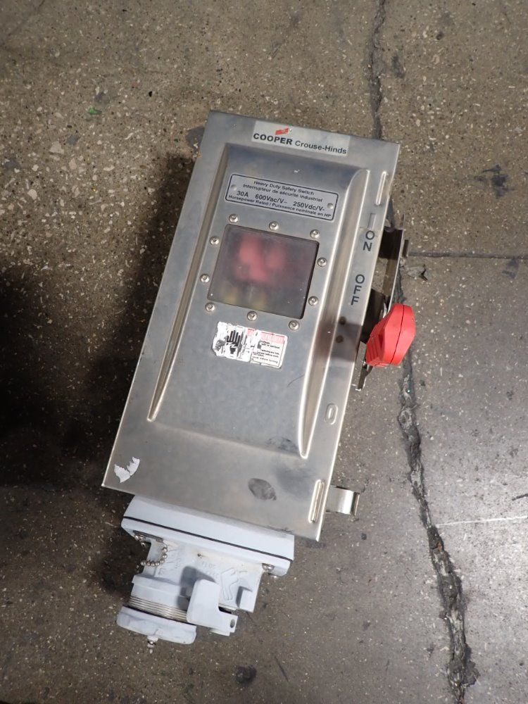 Cooper/crouse-hinds Fusible Disconnect