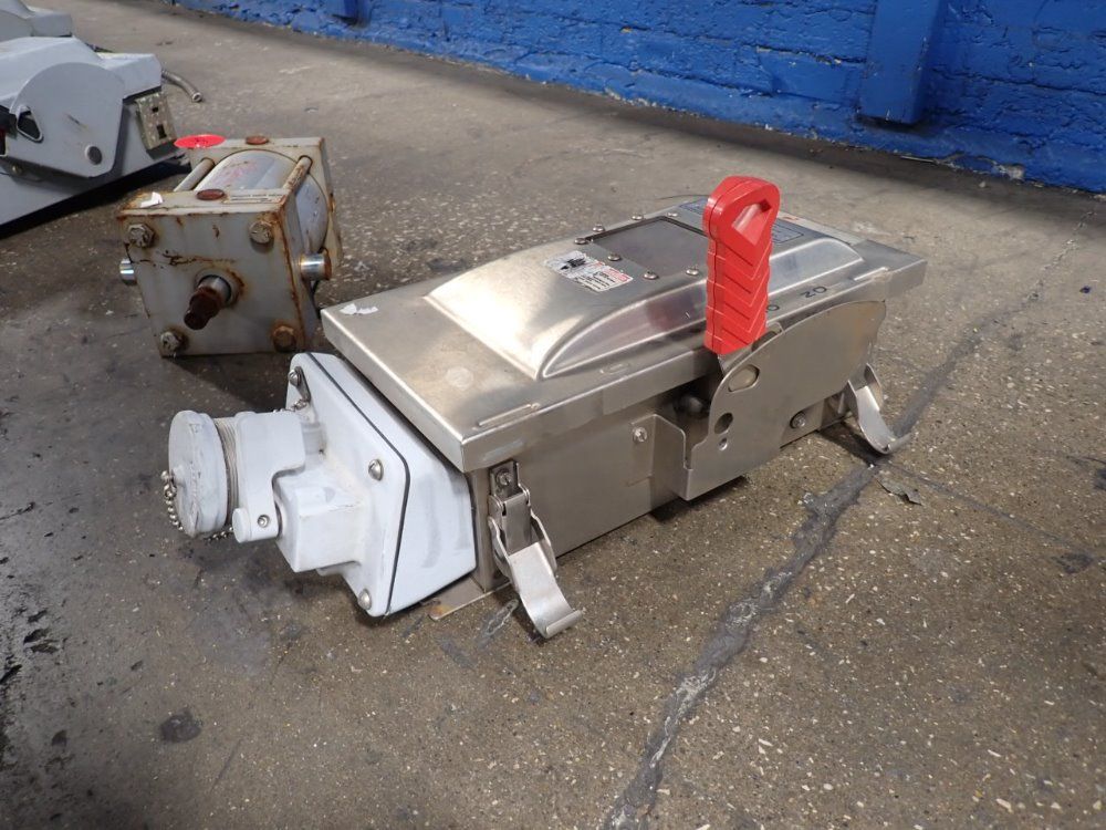 Cooper/crouse-hinds Fusible Disconnect