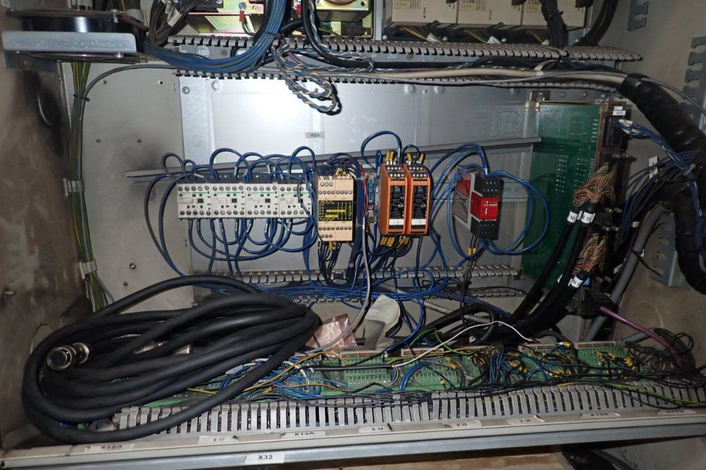 Motoman Ercs-up50n-ae00 Robot Control Panel - Ercs-up50n-ae00