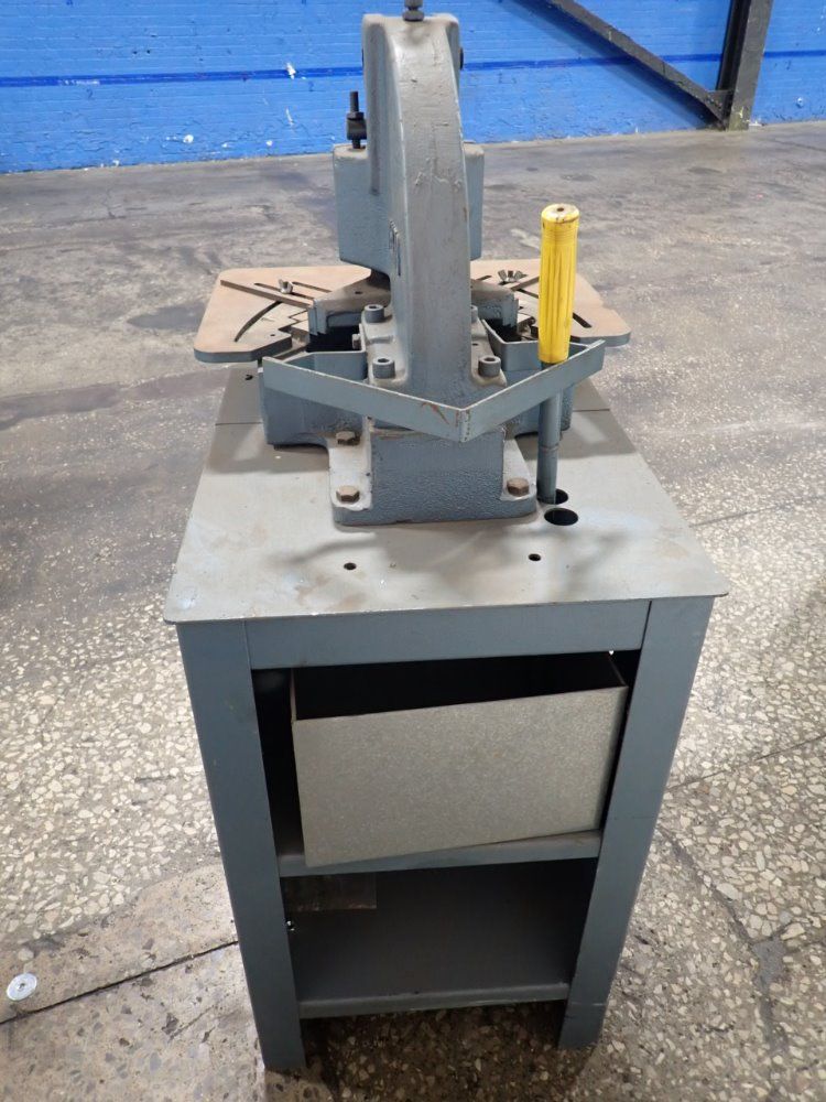 Roper Whitney / Pexto Notcher