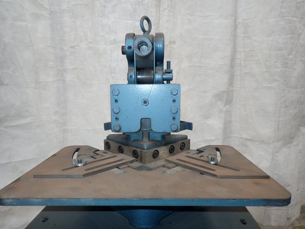 Roper Whitney / Pexto Notcher