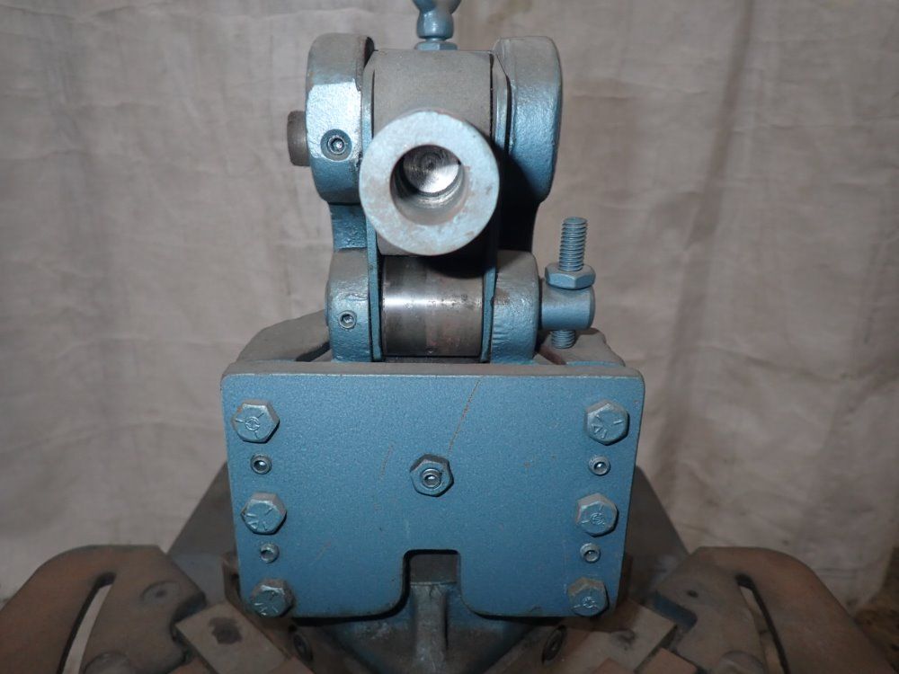 Roper Whitney / Pexto Notcher