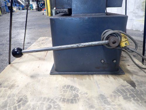 Dake 50 Tons 44-250 Press - 44-250