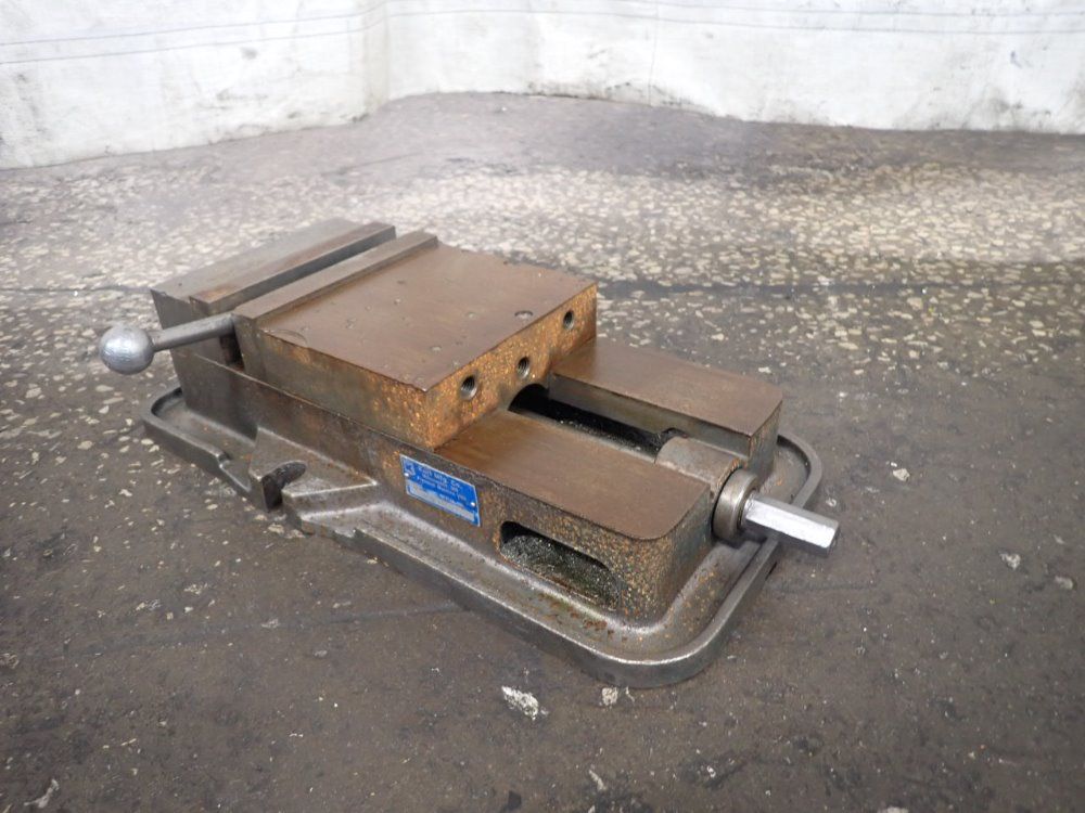 Kurt 8" Vise