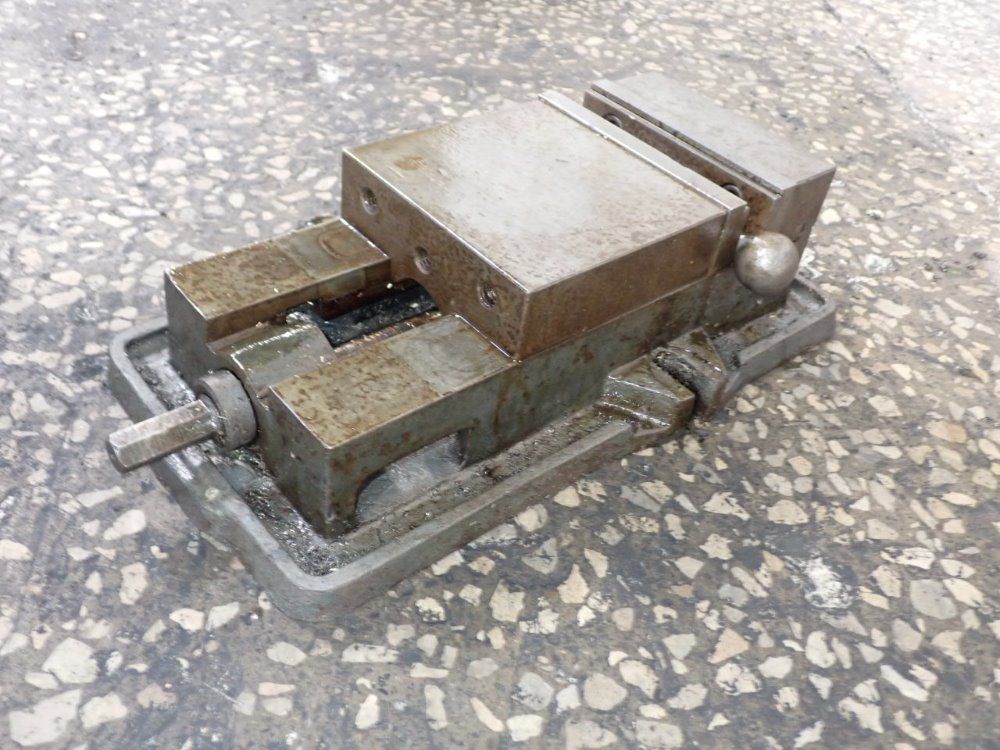 Hold-down 6" Vise