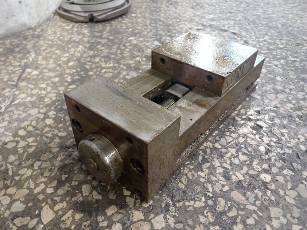 Kurt 6" Vise