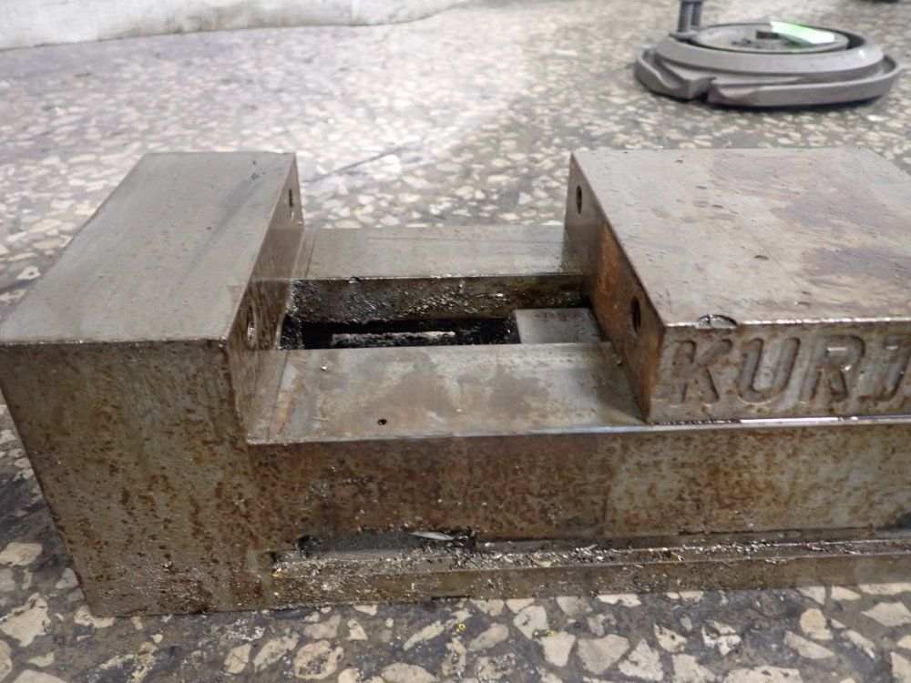 Kurt 6" Vise