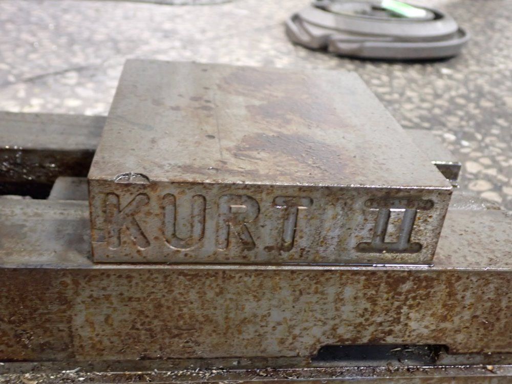 Kurt 6" Vise