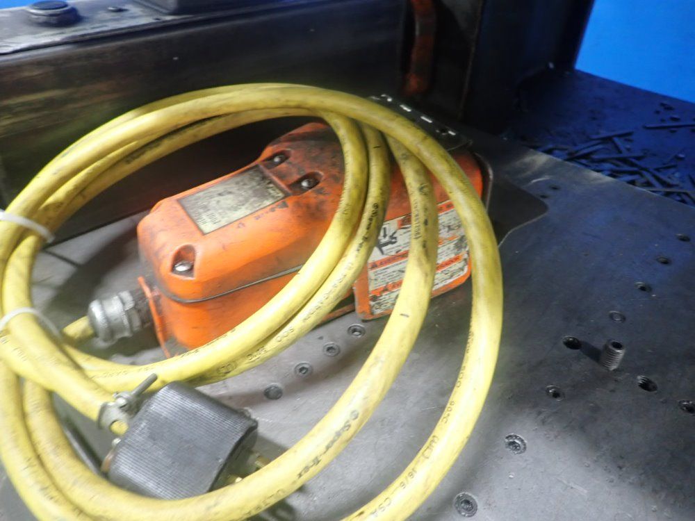 Federal Press Company 60 Ton/21"w X 32"l Bed Press