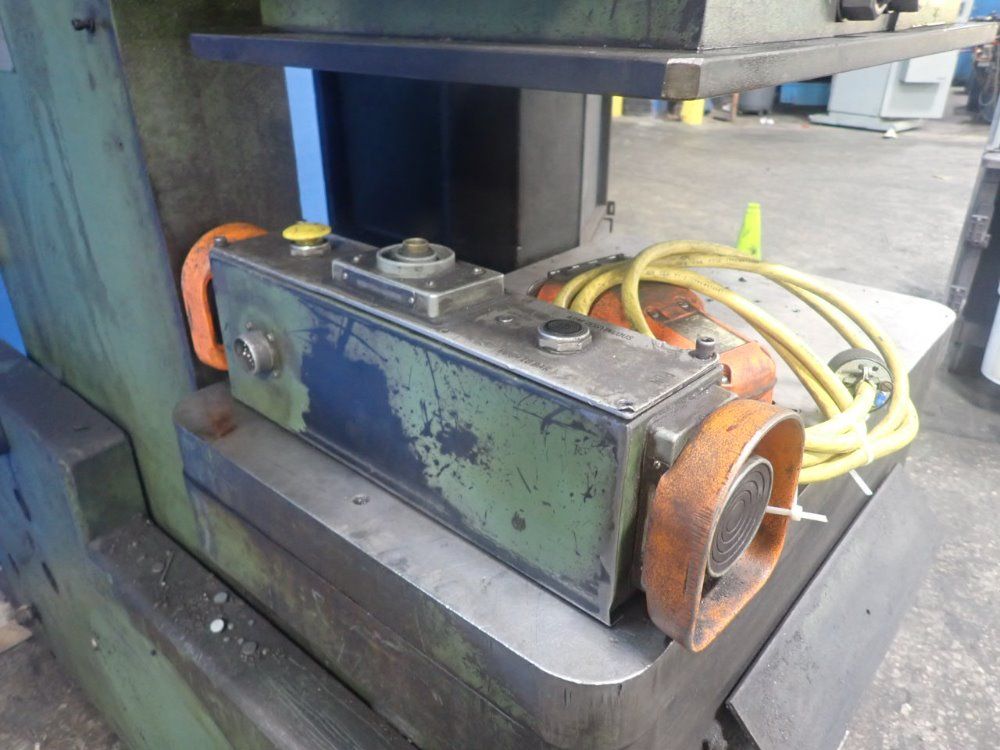 Federal Press Company 60 Ton/21"w X 32"l Bed Press