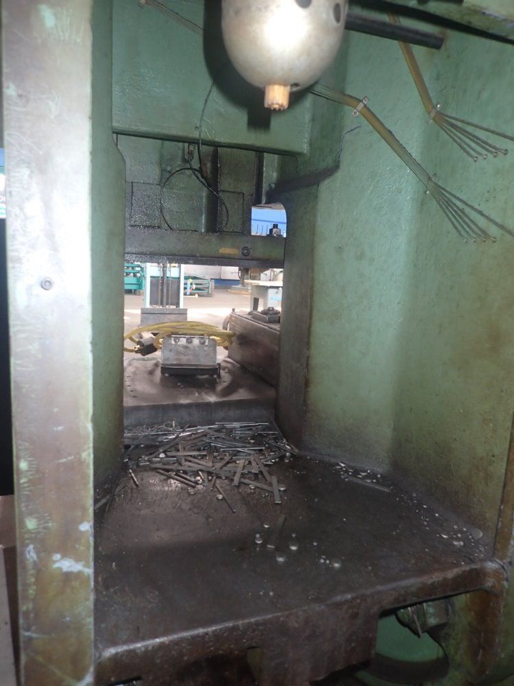 Federal Press Company 60 Ton/21"w X 32"l Bed Press