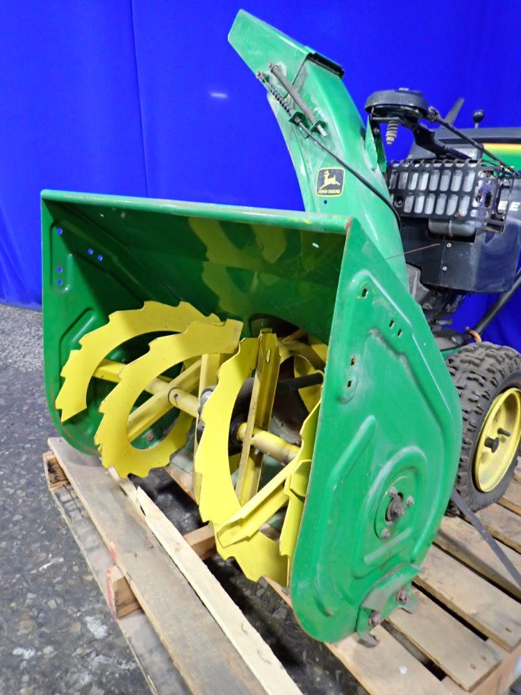 John Deere 28" Snow Blower - 1128dde