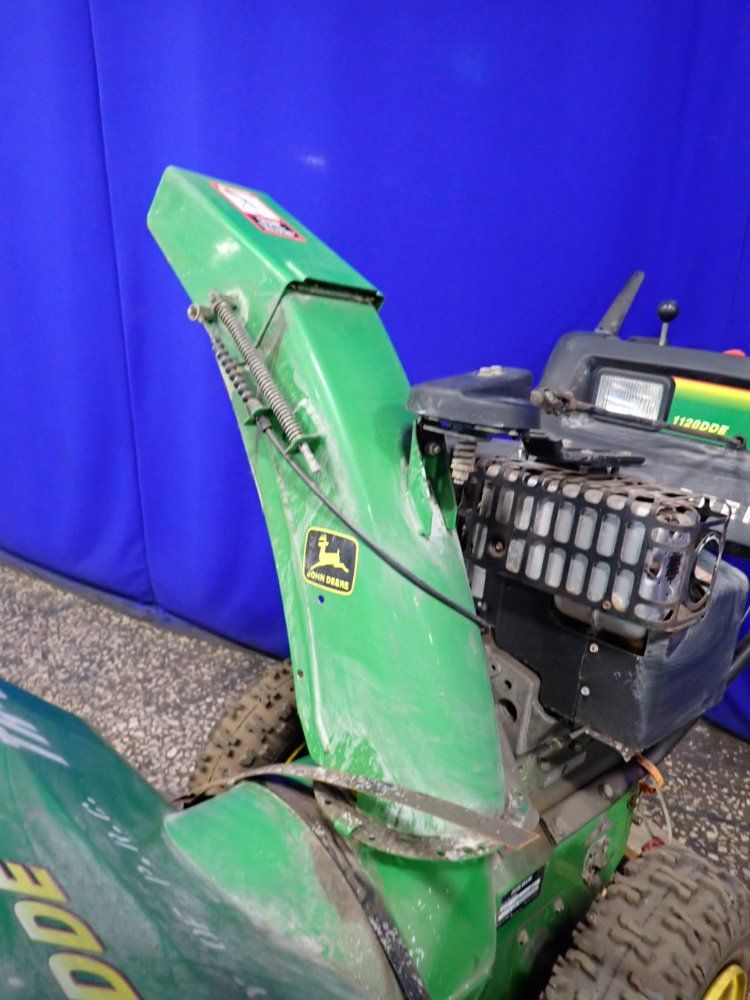 John Deere 28" Snow Blower - 1128dde