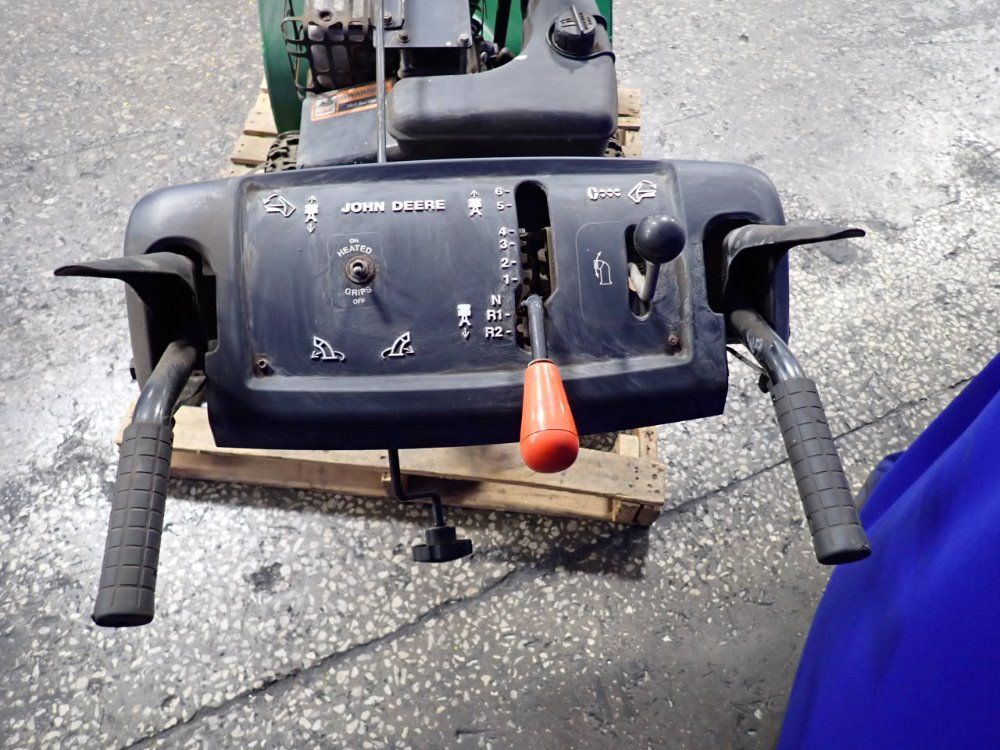 John Deere 28" Snow Blower - 1128dde