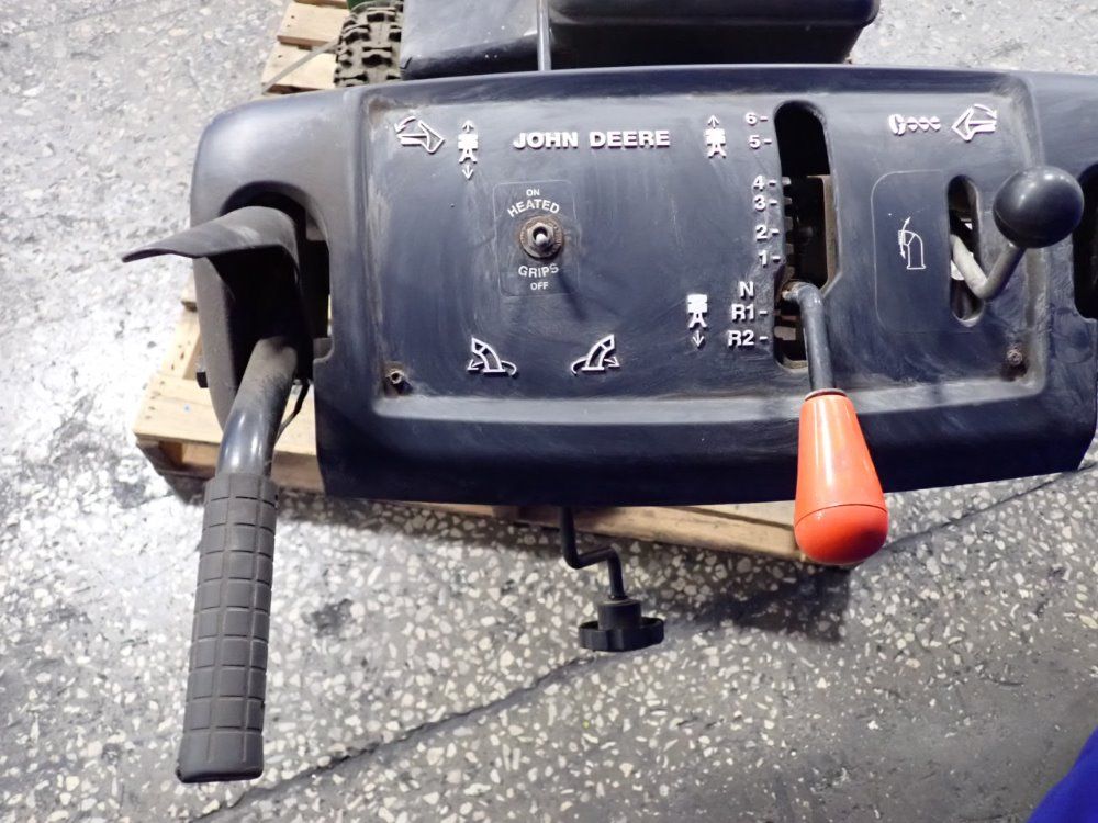 John Deere 28" Snow Blower - 1128dde