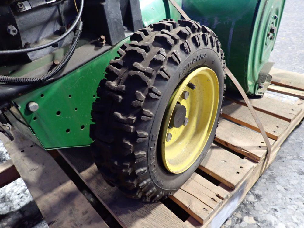 John Deere 28" Snow Blower - 1128dde