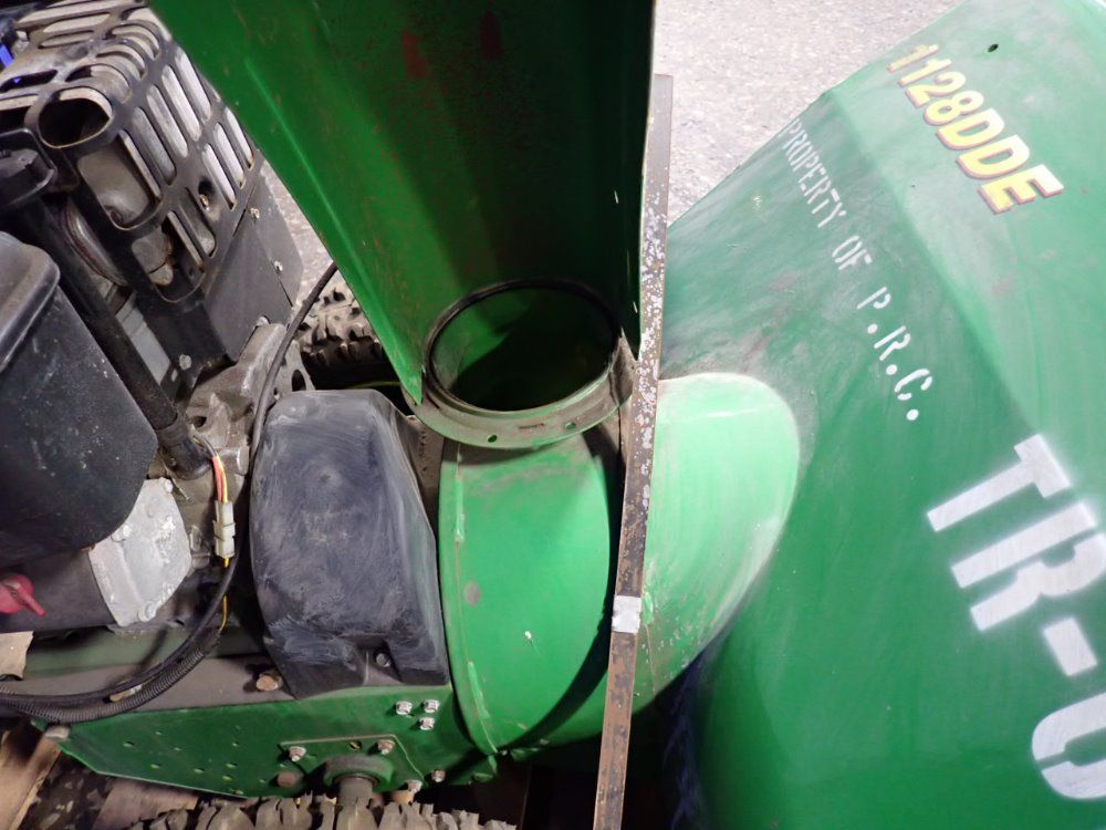 John Deere 28" Snow Blower - 1128dde