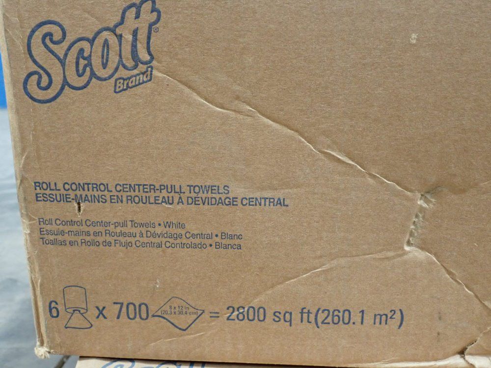 Scott 6x700/2800sq Ft Roll Controlled Center-pull Towels - 0103210