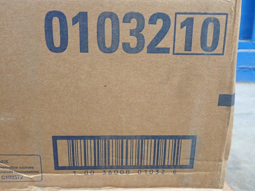 Scott 6x700/2800sq Ft Roll Controlled Center-pull Towels - 0103210