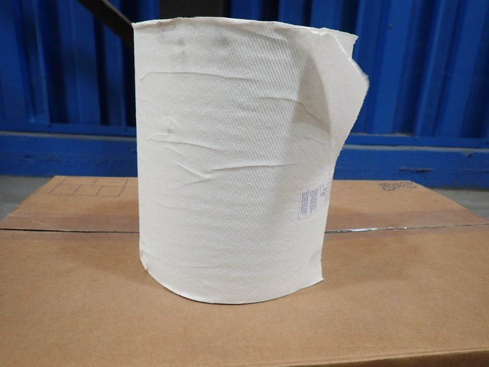 Scott 6x700/2800sq Ft Roll Controlled Center-pull Towels - 0103210