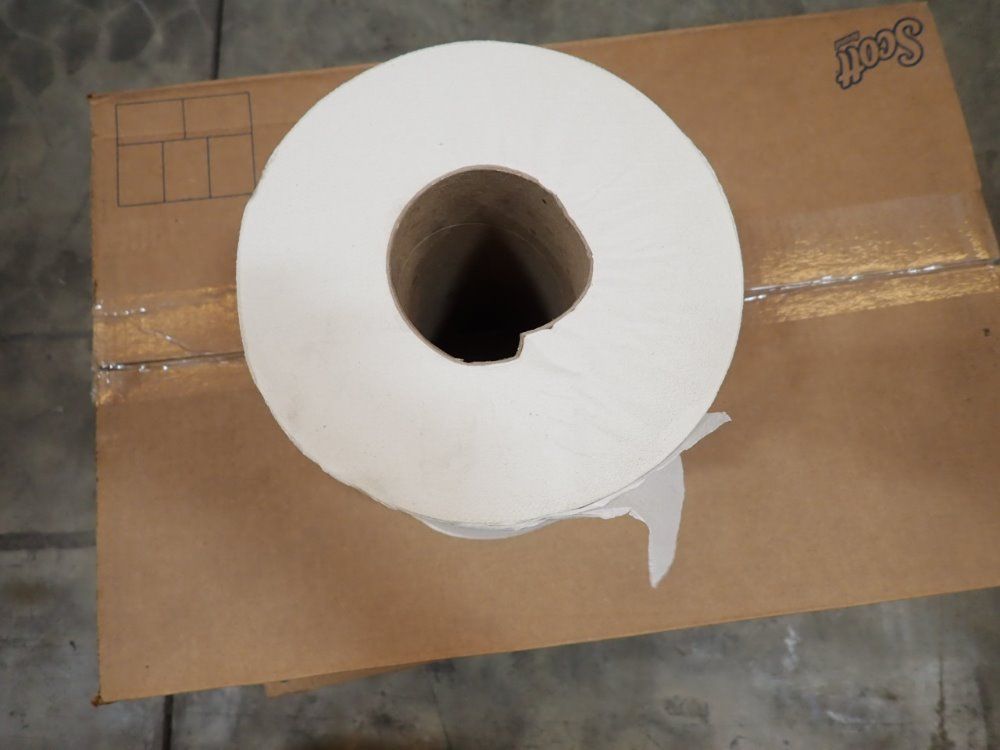 Scott 6x700/2800sq Ft Roll Controlled Center-pull Towels - 0103210