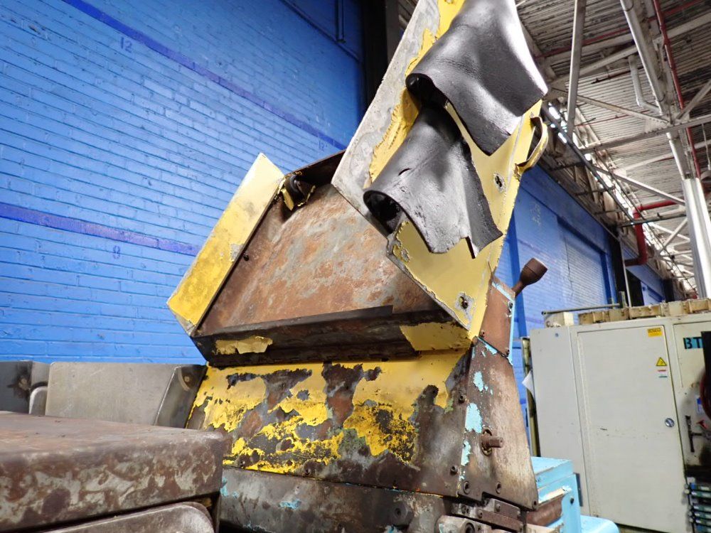 Goldcrown 325-12 Centerless Grinder - 325-12