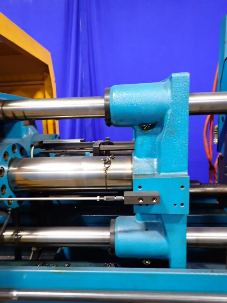 Boy Boy 50m Injection Molder